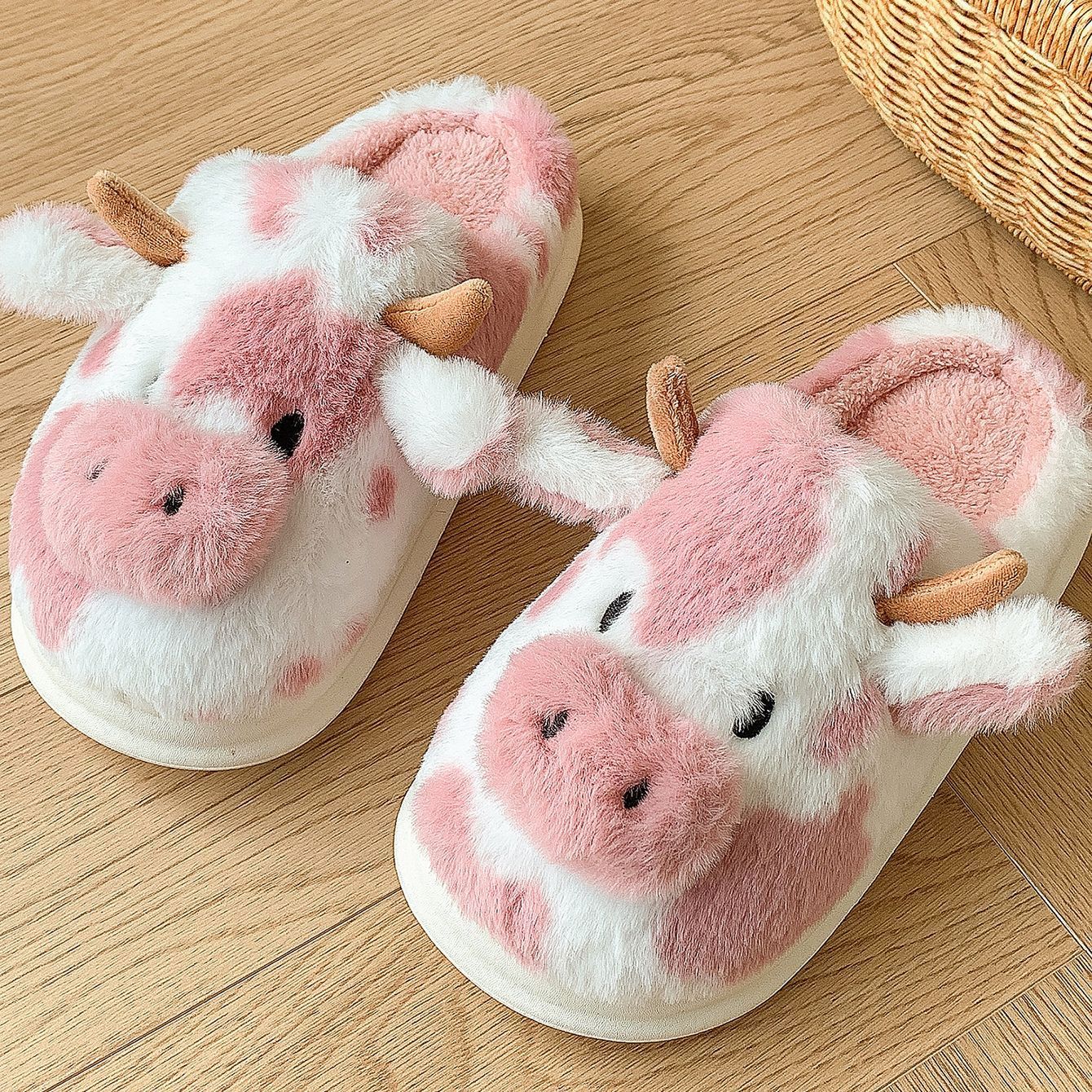 Cute Cow Plush Slippers – Warm, Fuzzy, Non-Slip Indoor Shoes for Winter Comfort
